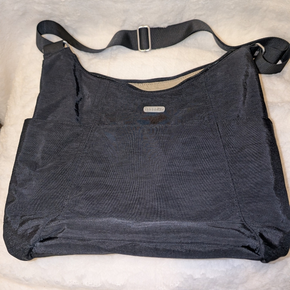 Black Baggallini Crossbody